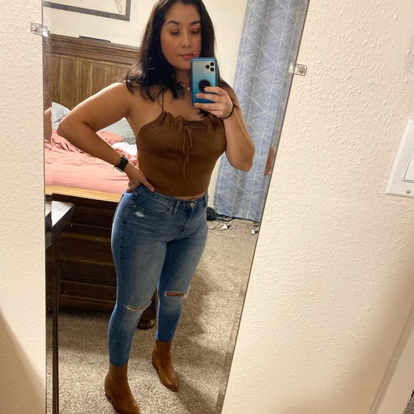 Meet your Posher, Gabriella - Picture 2 of 3